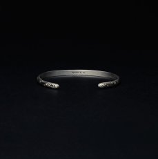 画像2: Antidote BUYERS CLUB Engraved Narrow Bangle (2)