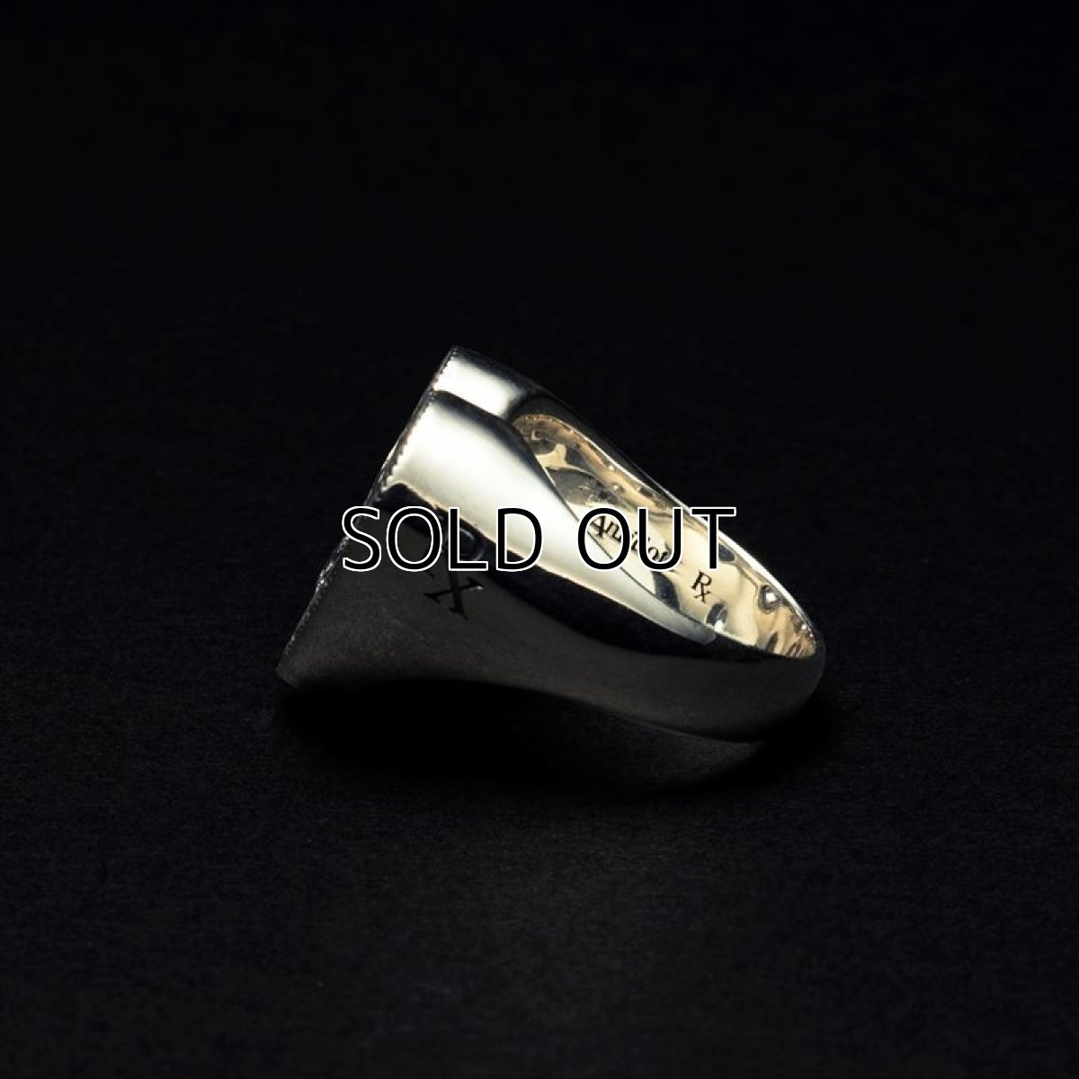 画像2: Antidote BUYERS CLUB Engraved Heart Ring (With Stone)  (2)