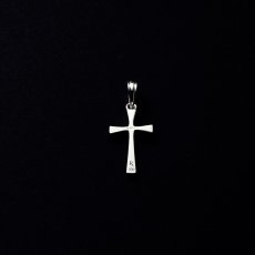 画像2: Antidote BUYERS CLUB Engraved Tiny Cross Pendant (2)