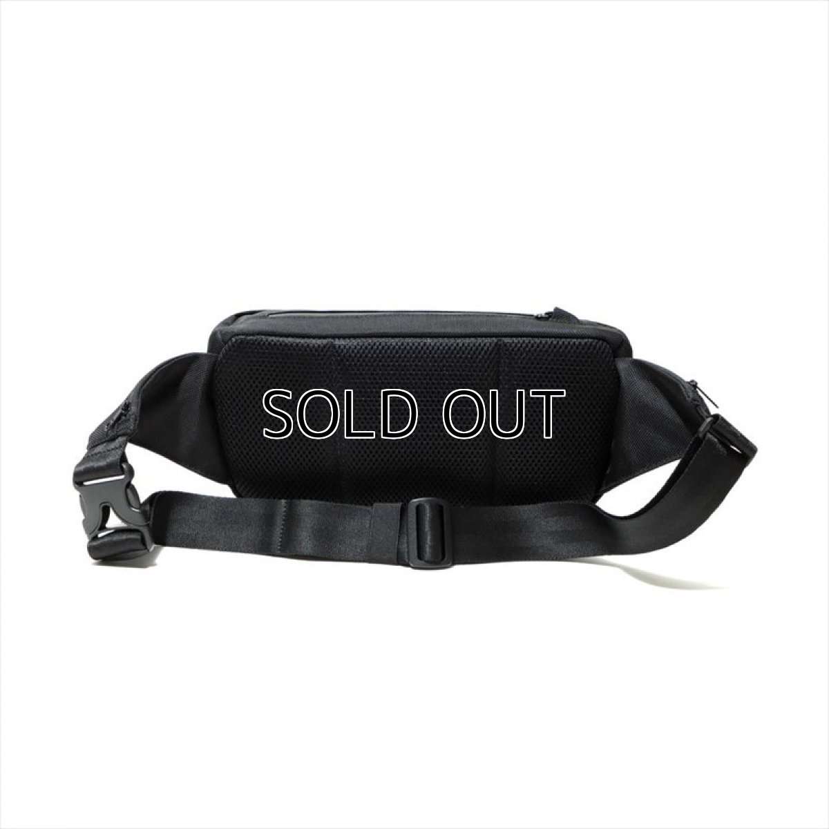 画像4: YOHJI YAMAMOTO x NEW ERA Explorer Waist Bag FW2020 Leather Patch (4)