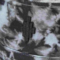 画像2: MARCELO BURLON Cross Tie Dye Bucket Hat (バケットハット) (2)