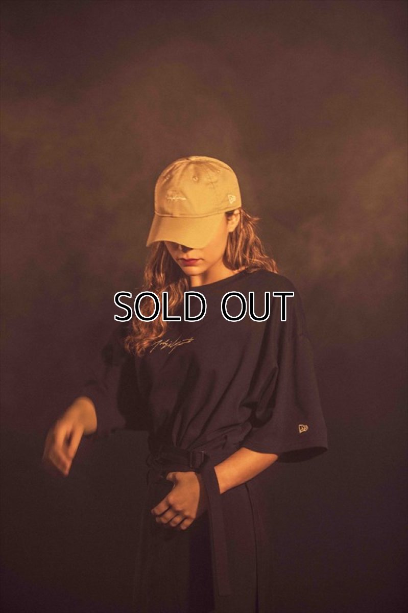 画像4: YOHJI YAMAMOTO x NEW ERA Oversized Performance T-shirt 2022SS Signature Logo (4)