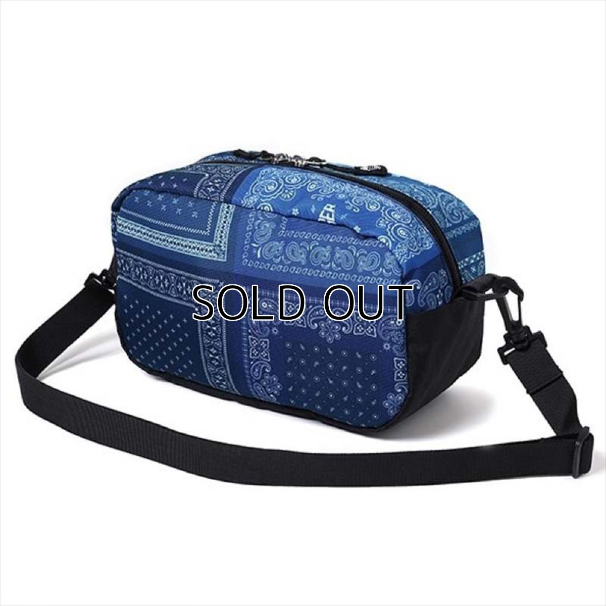 画像2: CHALLENGER Bandana Shoulder Pouch (ポーチ) (2)