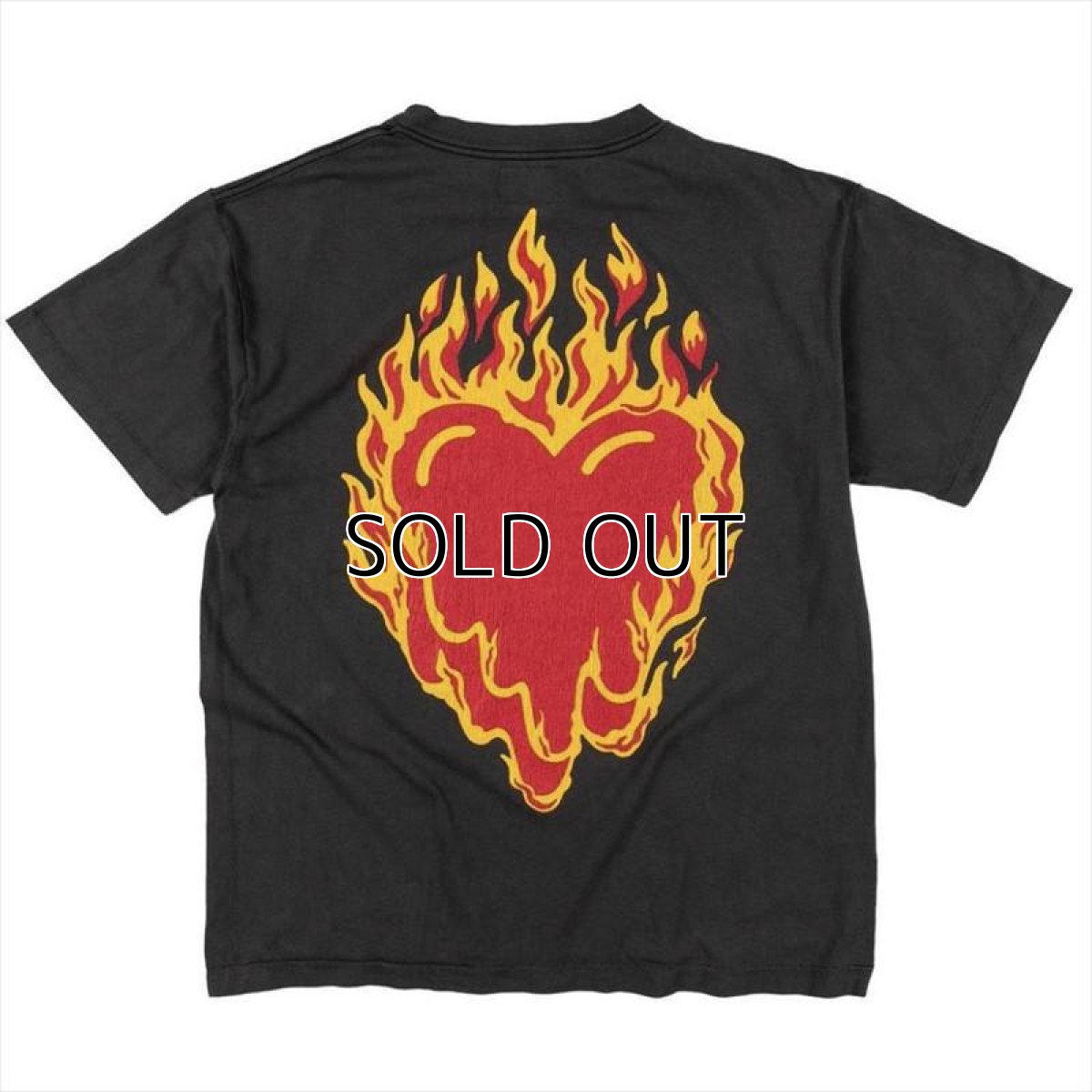 画像1: EMOTIONALLY UNAVAILABLE Hearts On Fire T-Shirt (1)