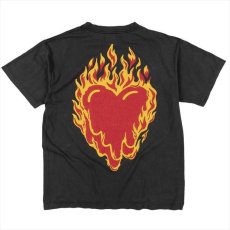 画像1: EMOTIONALLY UNAVAILABLE Hearts On Fire T-Shirt (1)