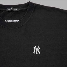 画像3: ALWAYS OUT OF STOCK x New York Yankees Switched Tee (3)