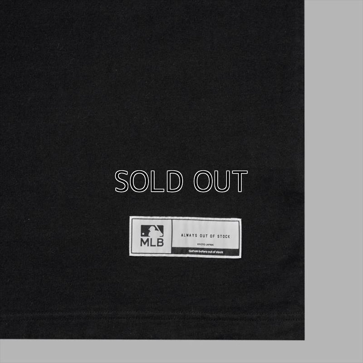 画像4: ALWAYS OUT OF STOCK x New York Yankees Switched Tee (4)