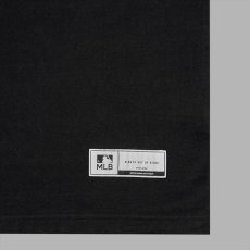 画像4: ALWAYS OUT OF STOCK x New York Yankees Switched Tee (4)