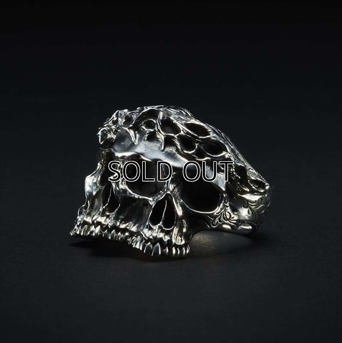 画像2: Antidote BUYERS CLUB Engraved Calvary Skull Ring (2)