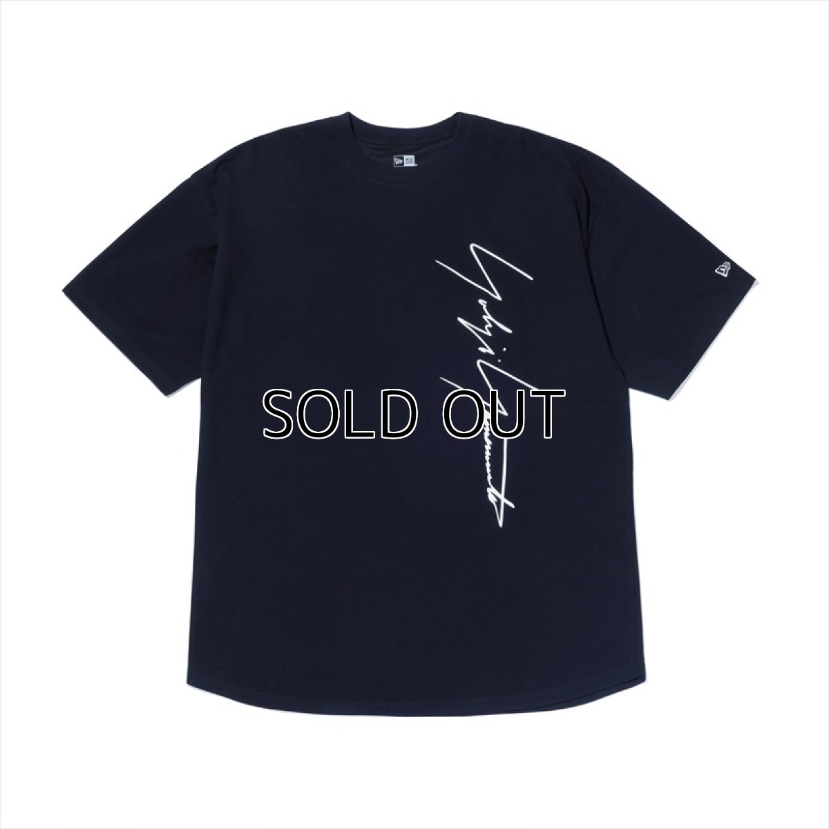 画像1: YOHJI YAMAMOTO ヨウジヤマモト x NEW ERA Oversized Performance T-shirt 2023SS Vertical Logo (Tシャツ) (1)