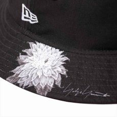 画像3: YOHJI YAMAMOTO ヨウジヤマモト x NEW ERA Bucket-01 Hat 2023SS White Dhalia Motif (バケットハット) (3)