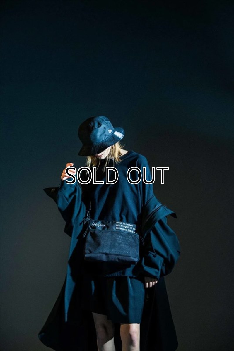 画像9: YOHJI YAMAMOTO ヨウジヤマモト x NEW ERA Sacoche 2.5L 2023SS White Logo Shoulder Bag (バッグ) (9)