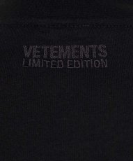 画像3: VETEMENTS ヴェトモン Big Logo Limited Edition T-Shirt (Tシャツ) (3)
