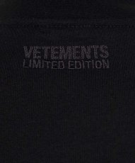 画像3: VETEMENTS ヴェトモン Big Logo Limited Edition T-Shirt (Tシャツ) (3)