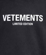 画像3: VETEMENTS ヴェトモン Logo Limited Edition Hoodie (パーカー) (3)