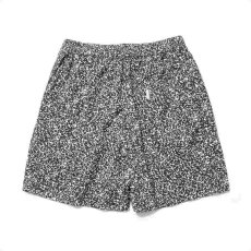 画像2: COOTIE PRODUCTIONS Allover Printed Broad 2 Tuck Easy Shorts (ショーツ) (2)