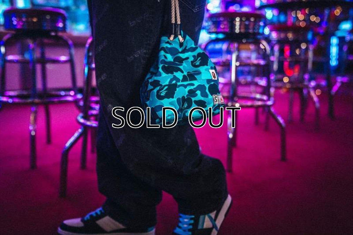画像4: ©SAINT Mxxxxxx A BATHING APE AP_ROPE SNAP BAG Blue Camo (バッグ) (4)