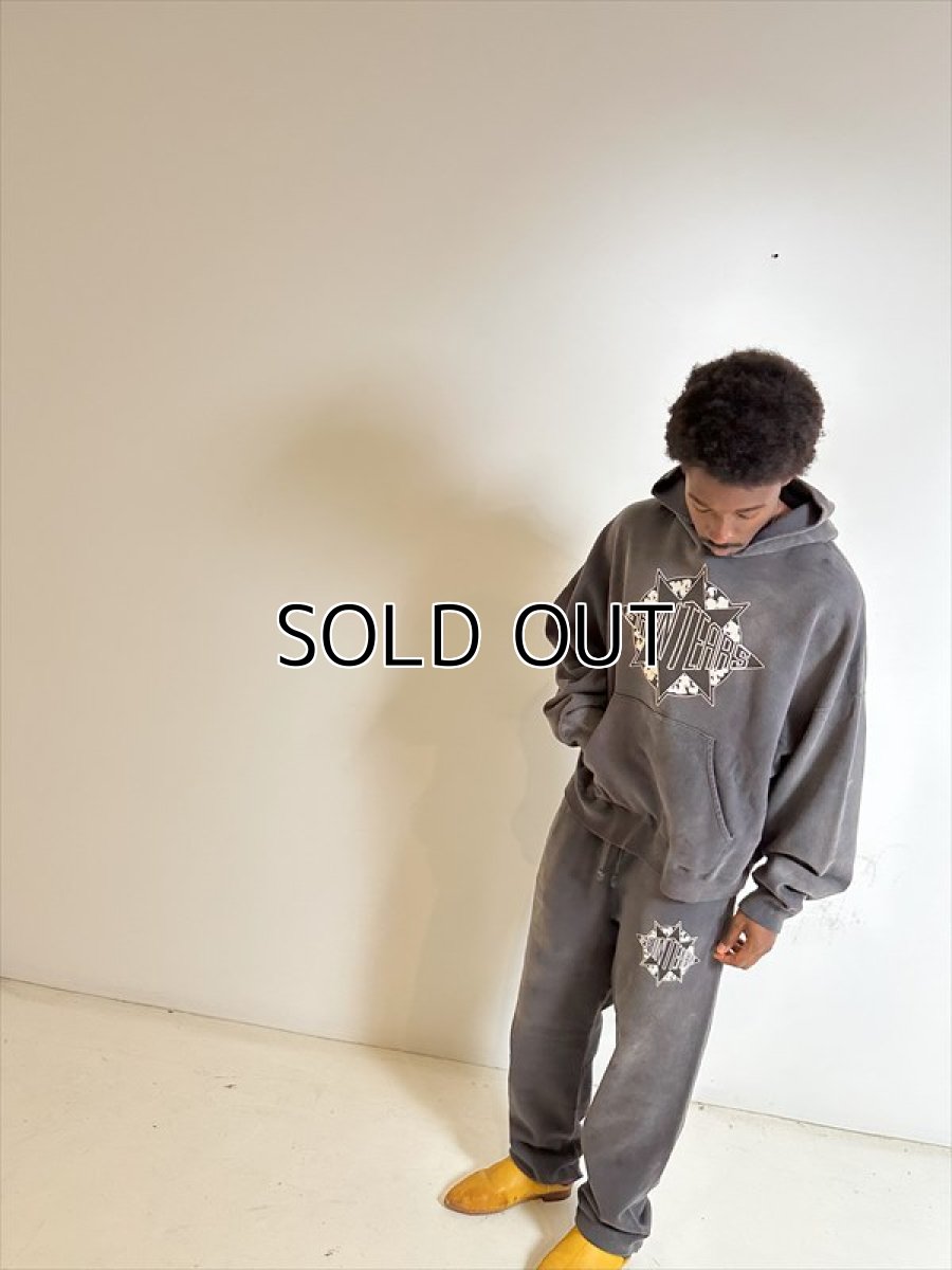 画像2: ©SAINT Mxxxxxx DENIM TEARS DT_SWT PNT ST TEARS Black (スウェットパンツ) (2)