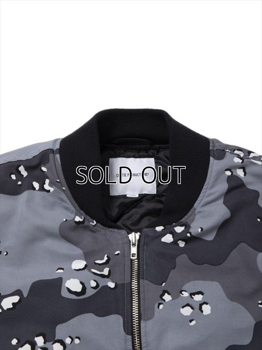 画像2: COOTIE PRODUCTIONS Camouflage Padded Bomber Jacket (ボンバージャケット) (2)