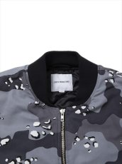 画像2: COOTIE PRODUCTIONS Camouflage Padded Bomber Jacket (ボンバージャケット) (2)
