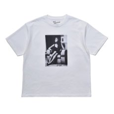 画像1: MINEDENIM x Amy Winehouse "Sitting On A Chair" Photo S/S Tee (Tシャツ) (1)