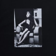 画像3: MINEDENIM x Amy Winehouse "Sitting On A Chair" Photo S/S Tee (Tシャツ) (3)