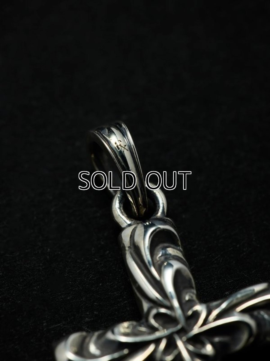画像2: Antidote BUYERS CLUB Ornament Cross Pendant (ペンダント) (2)